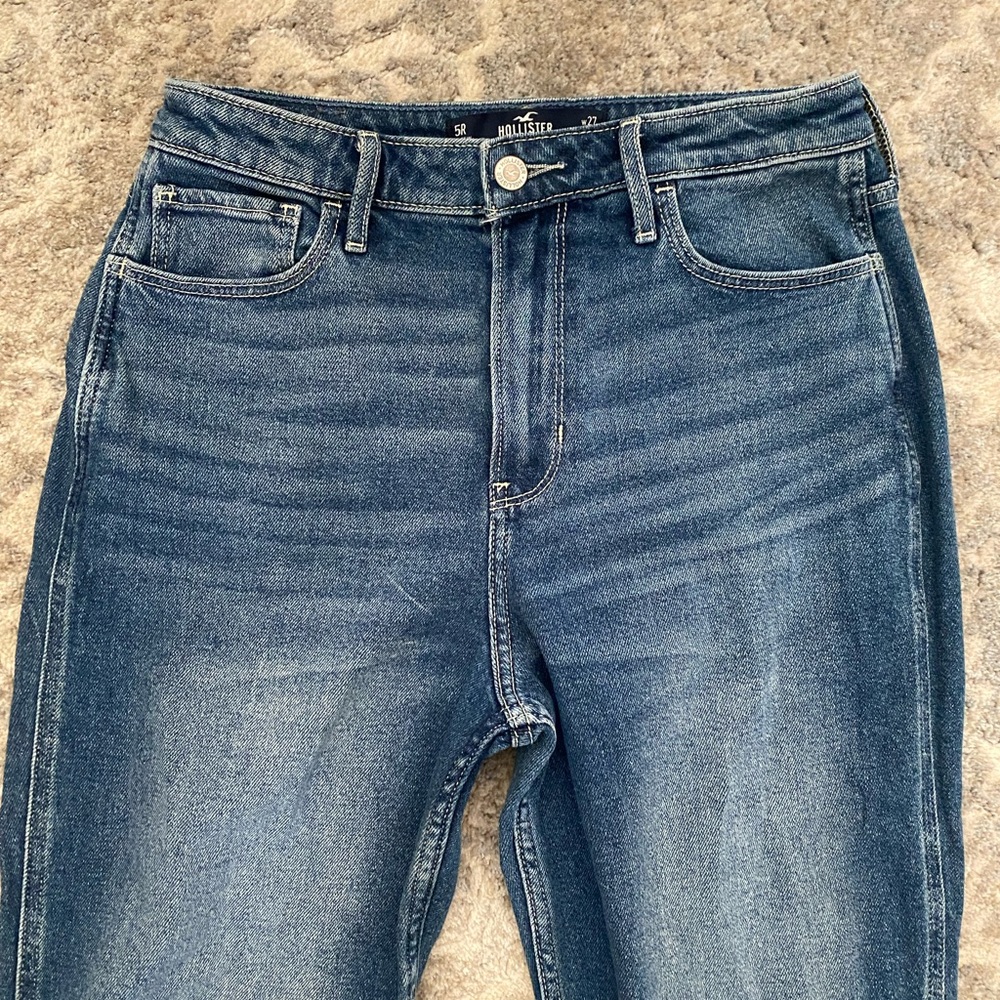 HOLLISTER Ultra‎ High Rise Mom Jean - Picture 9 of 9